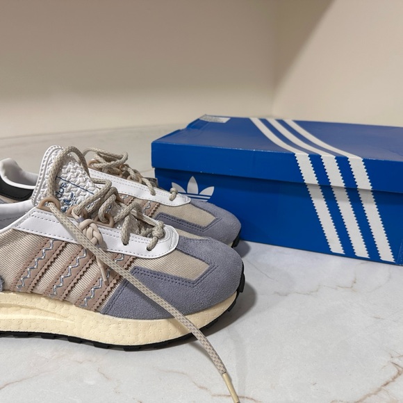 Adidas (WMNS) Retropy E5 ‘Aluminium Silver Violet’ Size 5.5.. - Picture 5 of 5